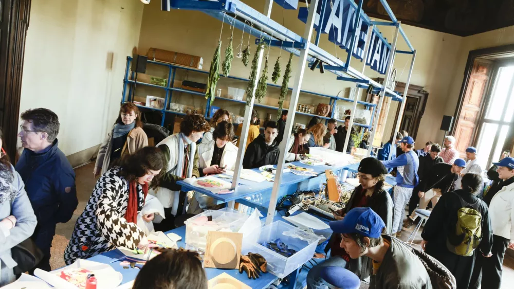 Material bar na Milanskem tednu oblikovanja