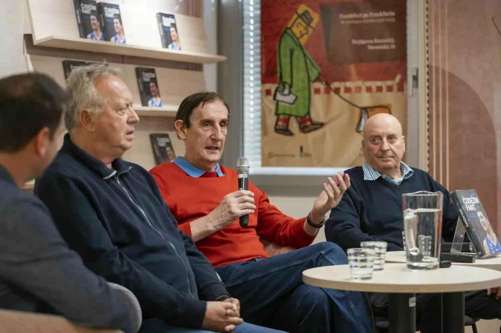 Ljubljana, knjigarna Konzorcij.Pogovor o slovenski kosarki ter o vzponu slovenskih kosarkarjev v tujini. / Foto: Bostjan Podlogar/sta