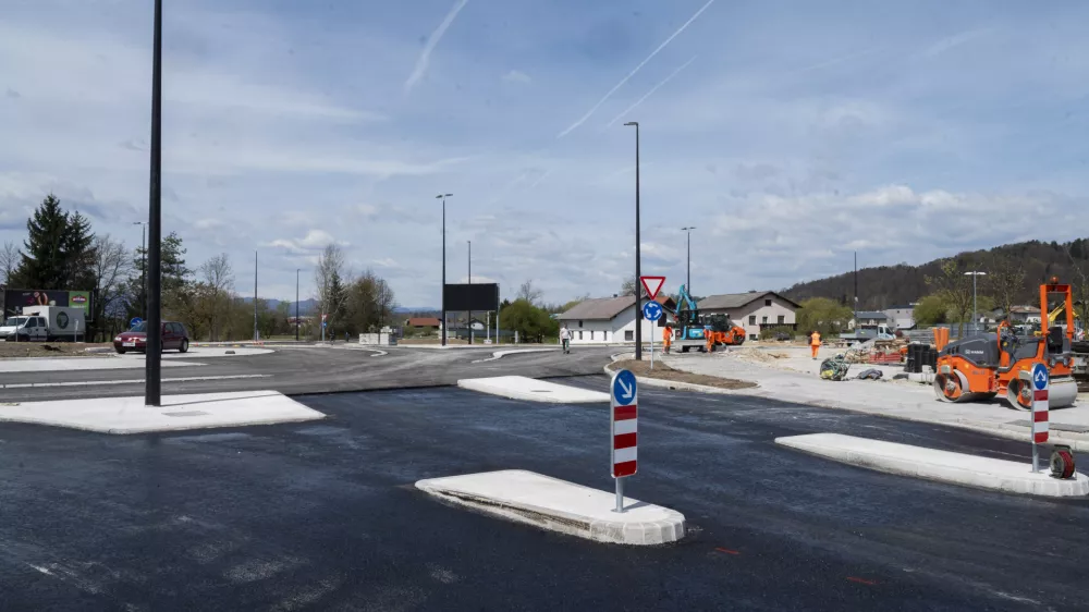 Jurčkova10.04.2025 Gradnja kroži&scaron;ča, Supernova, Rudnik. 