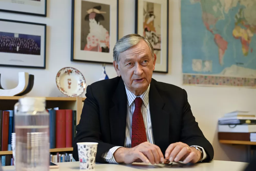 - 07.10.2022 &ndash; prof. dr. Danilo T&uuml;rk, pravnik, diplomat in politik - zaslužni profesor na Pravni fakulteti Univerze v Ljubljani, nekdanji predsednik Slovenije (2007 &ndash; 2012), predsednik mednarodne nevladne organizacije Madridski klub do leta 2022, član Svetovalnega odbora ZN na visoki ravni o učinkovitem multilateralizmu,//FOTO: Nik Erik NeubauerOPOMBA: NEDELJSKI DNEVNIK - INTERVJU 2022