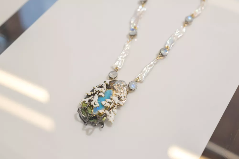 Prireditev ponuja edinstven vpogled v tradicijo, inovacije in prihodnost oblikovanja nakita. Foto: Tine Lisjak