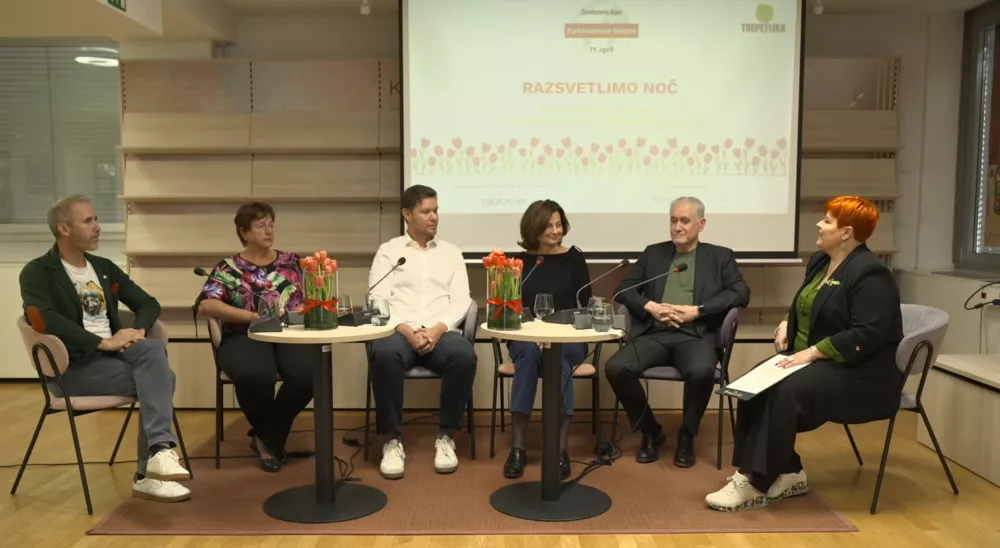 Ljubljana, Knjigarna Konzorcij.Osrednja novinarska konferenca Drustva bolnikov s parkinsonizmom in drugimi ekstrapiramidnimi motnjami Trepetlika ob svetovnem dnevu Parkinsonove bolezni (11. 4.).Foto: STA / Foto: 