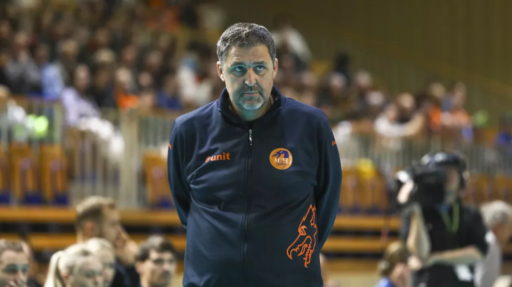 Matjaž Hafner22.11.2024 - odbojka tekma ACH Volley - PGE Projekt Var&scaron;avaFOTO: LUKA CJUHA