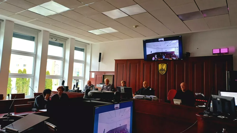 Sojenje državljanu Irana v Kranju, ki je na brni&scaron;kem letali&scaron;ču kruto umoril svojo biv&scaron;o partnerko. 14. 4. 2025Foto: Tina Jereb