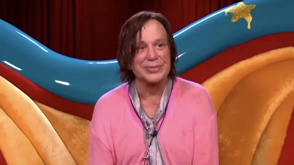 Mickey Rourke v oddaji Big Brother ni zdržal dolgo. F Celebrity Big Brother UK/Youtube