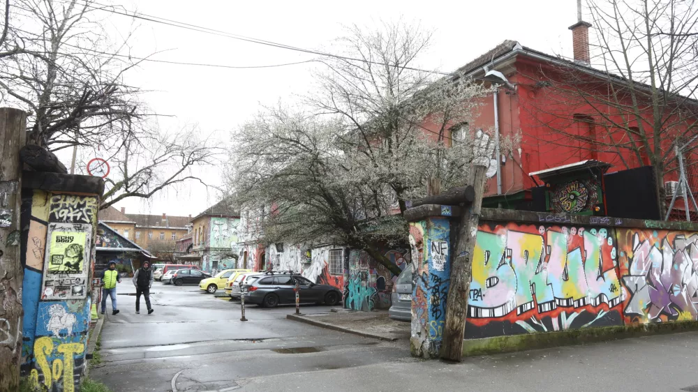 In&scaron;pektorji so v nočni akciji v večini od 33 pregledanih objektov ugotovili,&nbsp;da je stanje ustrezno urejeno. Fotografija je simbolična. Foto: Luka Cjuha&nbsp;