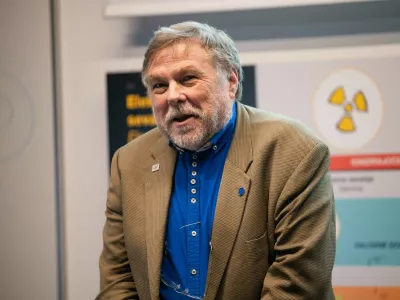 Dol pri Ljubljani, Reaktorski center Podgorica.Srecanje pred zacetkom Dnevov Jozefa Stefana (18. do 23. 3.) s pokusino astronavtskega zajtrka in ogledom reaktorja, predstavili so tudi dejavnost izobrazevalnega centra za jedrsko tehnologijo.Vodja odseka za reaktorsko tehniko Leon Cizelj. 