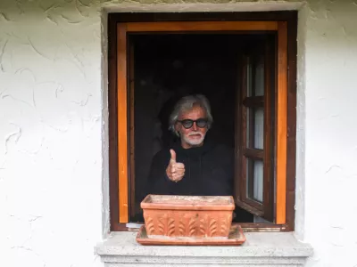 15.04.2025. Herman Gregorčič Erni, eden prvih Djjev v Sloveniji. DJ Erni.//FOTO: Bojan Velikonja