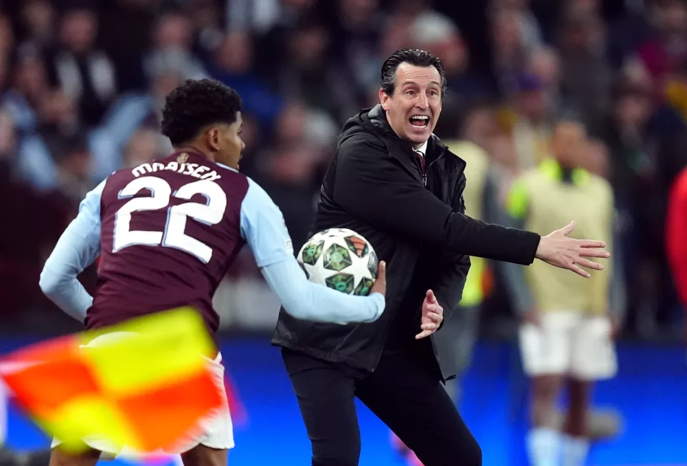 15 April 2025, United Kingdom, Birmingham: Aston Villa manager Unai Emery (R) gestures on the touchline during the UEFA Champions League quarter-final second leg soccer match between Aston Villa and Paris Saint-Germain at Villa Park. Photo: David Davies/PA Wire/dpa