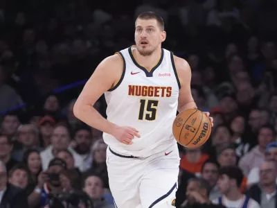 Nikola Jokić: Ko&scaron;arko imam neizmerno rad, a ni in nikoli ne bo glavna stvar v mojem življenju. Doma imam nekaj neprecenljivega &ndash; družino. Foto: AP