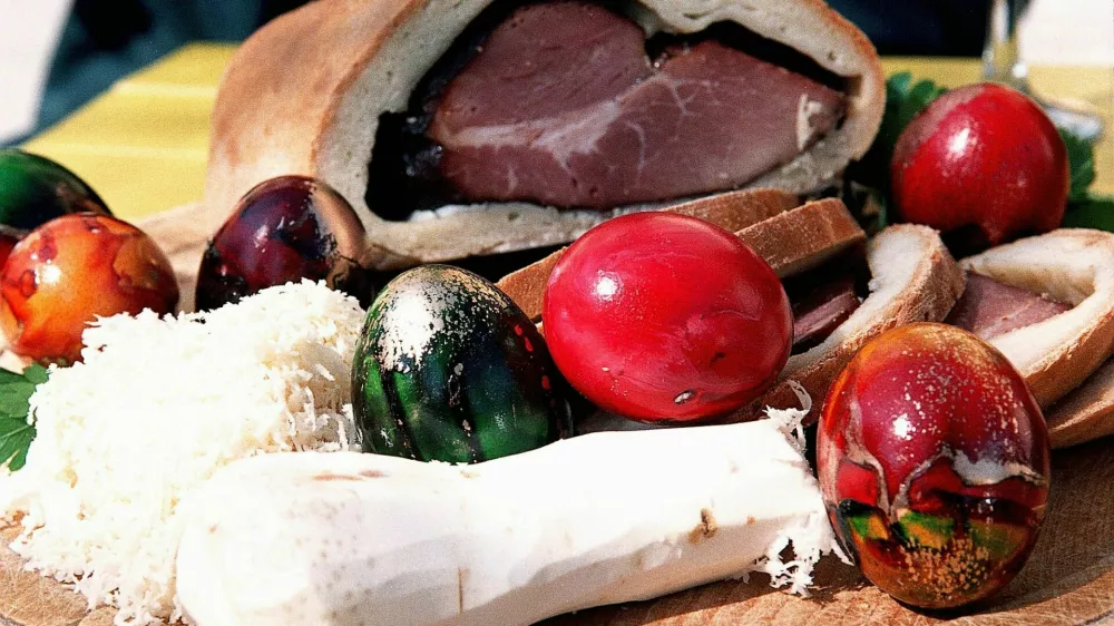 &scaron;unka, hren, jajca