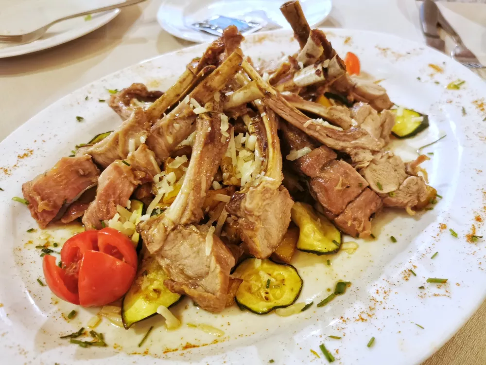 Telečje zarebrnice, Gostilna Korte