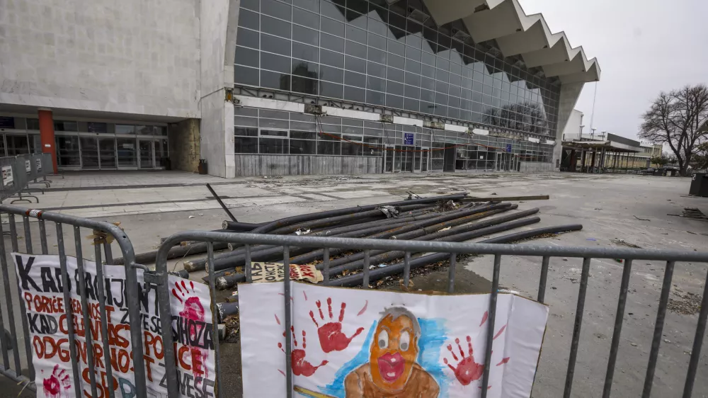 16.2.2025 - Novi sad Srbija - Železni&scaron;ka postaja - podrti nadstre&scaron;ekFoto: Luka Cjuha