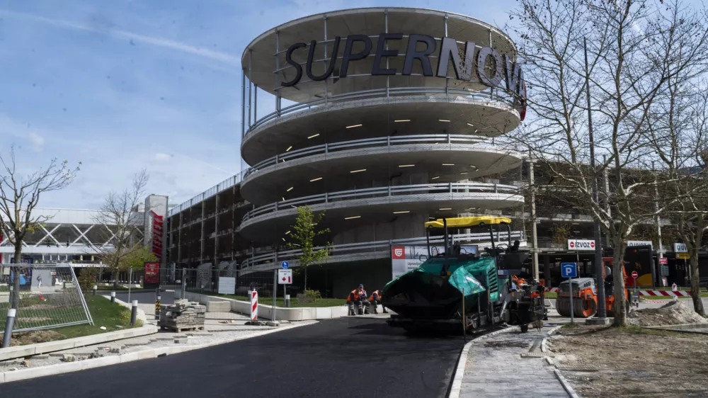 Jurčkova10.04.2025 Gradnja kroži&scaron;ča, Supernova, Rudnik. 