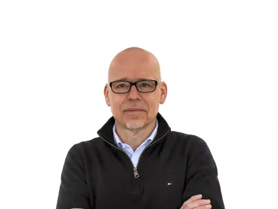 Domen CaharijasZA ONLINE - Redakcija Dnevnik 2024 - portreti za komentarje in kolumne - kolumnisti - komentatorji &ndash; novinarji - //FOTO: Tomaž Skale