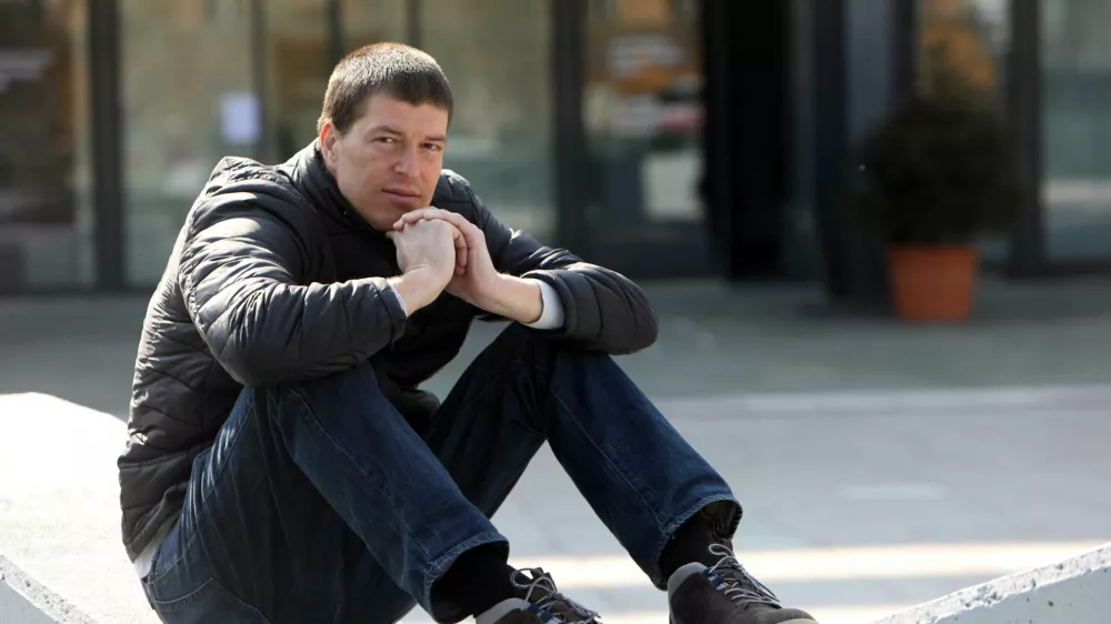 - 07.03.2022 - Goran Vojnović, filmski in televizijski režiser ter scenarist, pisatelj in kolumnist //FOTO: Tomaž Skale