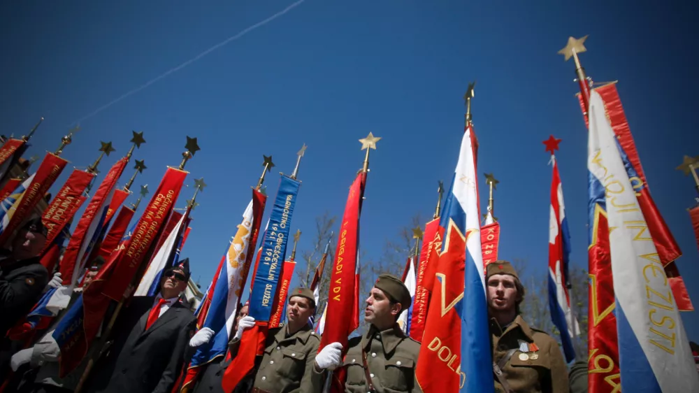 prapor&scaron;čaki - proslava - državni praznik 27. april Dan upora proti okupatorju - Zveza združenj borcev NOB Slovenije zbrali sredstva in organizirali vseslovensko proslavo, ker je Vlada zaradi varčevanja odpovedala državno proslavo    //FOTO: Bojan Velikonja