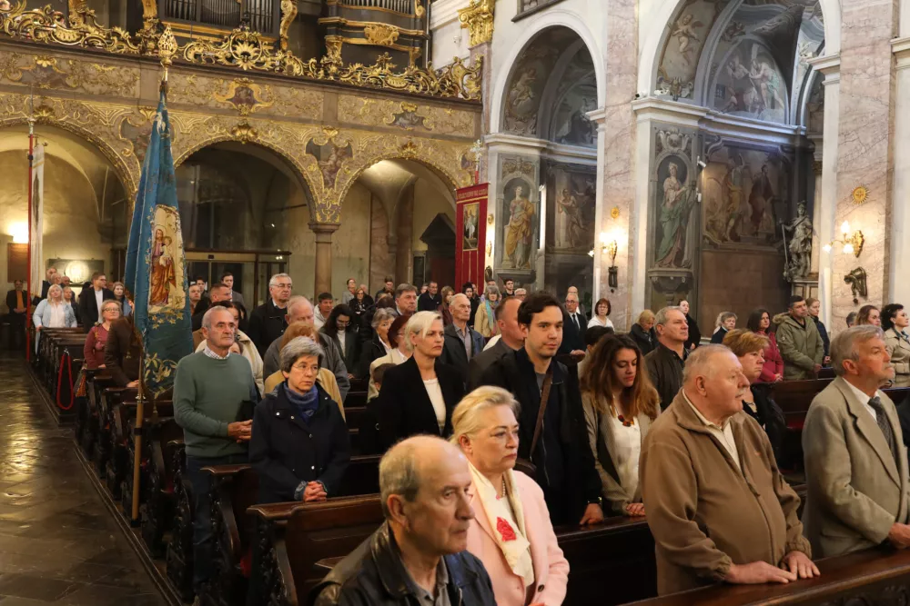 20.04.2025. Vstajenjska ma&scaron;a v cerkvi Sv. Nikolaja v Ljubljani, ki jo je vodil nad&scaron;kof Stanislav Zore. Foto: Bojan Velikonja