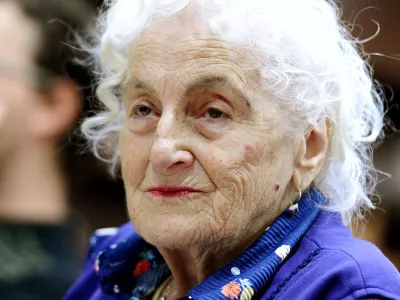 mladinska knjiga, razglasitev nagrajencev,Foto tamino Petelinsek/staneza maurer - nagrada za zivljenjsko delo