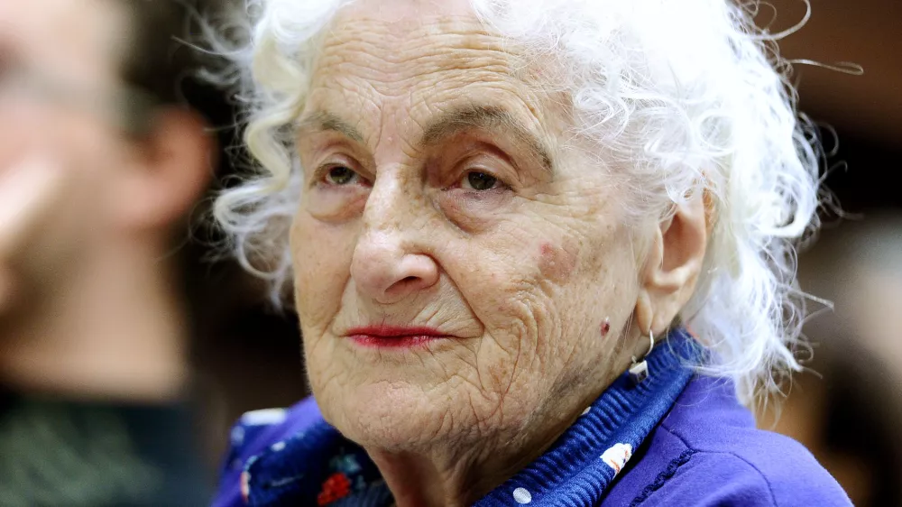 mladinska knjiga, razglasitev nagrajencev,Foto tamino Petelinsek/staneza maurer - nagrada za zivljenjsko delo