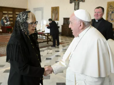 **NO LIBRI** Italy, Rome, Vatican, 2024/12/5 Pope Francis receives in private audience H.E. Mrs. Natasa Pirc Musar, President of the Republic of Slovenia at the Vatican. Photograph by VATICAN MEDIA / Catholic Press Photo (Photo by VATICAN MEDIA / ipa-agency.net/IPA/Sipa USA)No Use United Kingdom. No Use Italy.