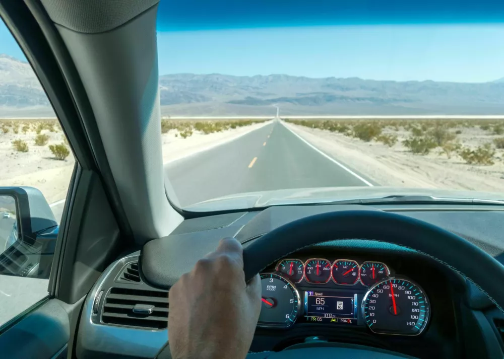 Pri uporabi aktivnega tempomata je ključno, da se voznik zaveda njegovih omejitev, že samo ime sistema pa nam pove, da bo najbolj uporaben takrat, ko bo prometna situacija zahtevala več pozornosti in prilagajanja. Foto: Reuters