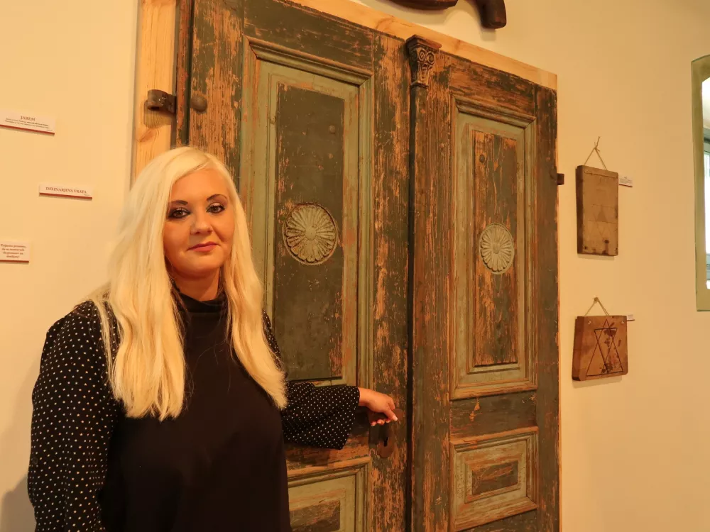 Razstava Skrivna modrost, razstava o staroverstvu v Posočju, zbirka Pavla Medve&scaron;čka, dvorec Vogrsko, Da&scaron;a Medve&scaron;ček / Foto: Nata&scaron;a Bucik Ozebek