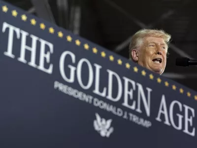 Novi ameri&scaron;ki predsednik je v prvih sto dneh mandata spremenil temelje ameri&scaron;ke demokracije, razbil Zahod in svet naredil povsem nepredvidljiv.&nbsp;/ Foto: AP