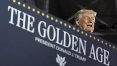 Novi ameri&scaron;ki predsednik je v prvih sto dneh mandata spremenil temelje ameri&scaron;ke demokracije, razbil Zahod in svet naredil povsem nepredvidljiv.&nbsp;/ Foto: AP