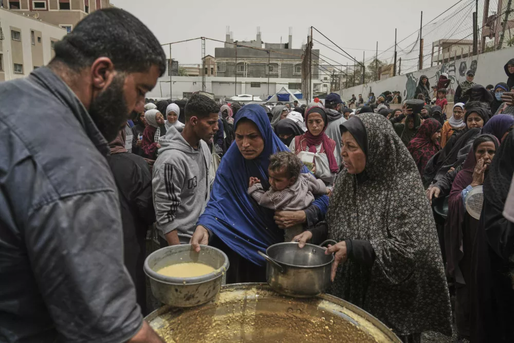 Center za razdeljevanje hrane v Gazi / Foto: AP