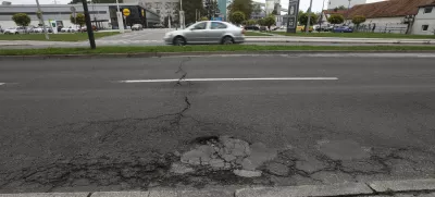 Na občini skupaj z Ljubljanskim potniškim prometom ocenjujejo, da bi uvedba rumenih pasov na Zaloški pripomogla tudi k temu, da bi reševalna vozila hitreje dostopala do UKC in drugih zdravstvenih objektov na območju. Foto: Luka Cjuha