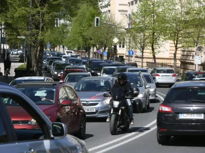 ?- 20.04.2018 - Ro&scaron;ka cesta, prometni zastoj gneča, promet zapora Hradeckega cesta//FOTO: Luka Cjuha.