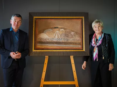 Dr. Stojan Pelko, programski vodja evropske prestolnice kulture 2025, in dr. Nelida Nemec, kustosinja razstav o Zoranu Mu&scaron;iču Foto: Jernej Humar