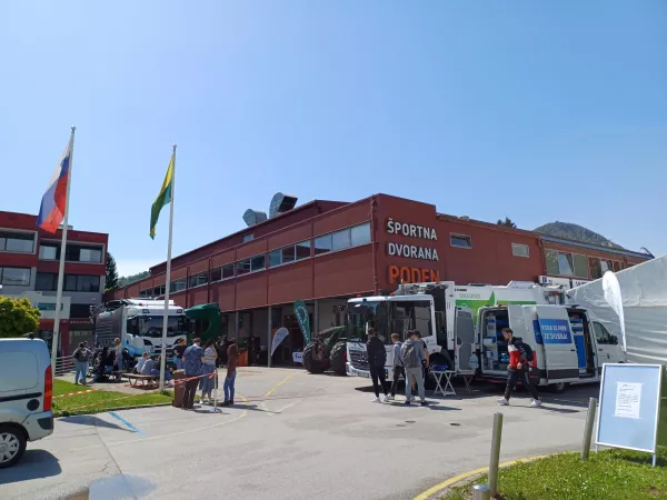 Dogajanje v &scaron;portni dvorani Poden je bilo minuli četrtek &scaron;e mnogo živahnej&scaron;e kot sicer. Foto:&nbsp;Tina Jereb