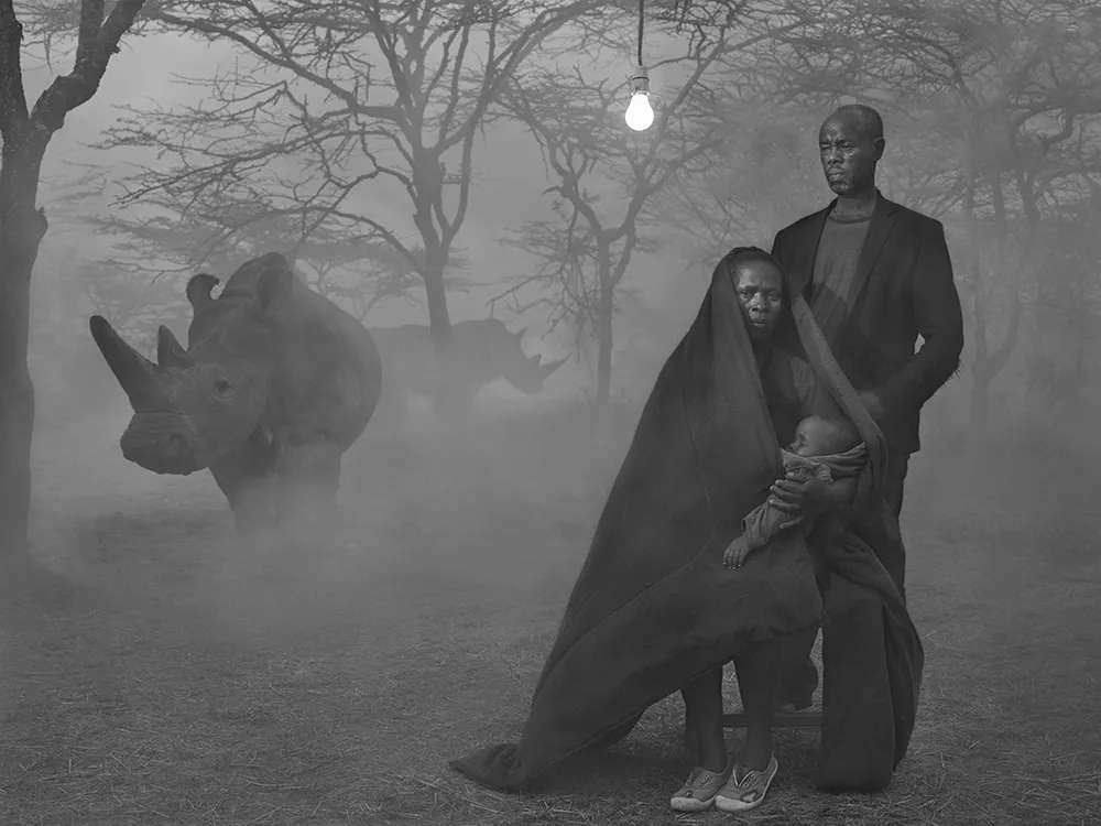 Na razstavi Nicka Brandta v Galeriji CD tudi delo Alice Stanley in Najin, nastalo leta 2020 v Keniji. F Nick Brandt