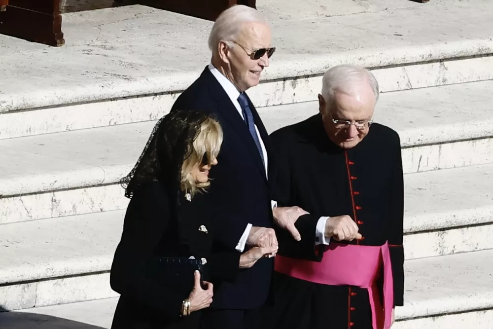 26 April 2025, Vatican, Vatican City: Former US President Joe Biden and his wife Jill Biden arrive to the funeral mass of the late Pope Francis. The Argentine pontiff, who led the Catholic Church from 2013, died on Easter Monday at the age of 88, leaving a lasting legacy and a profound global impact. Photo: Cecilia Fabiano/LaPresse via ZUMA Press/dpa