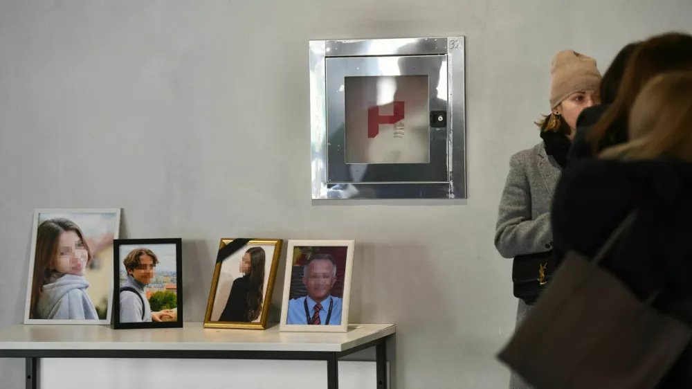 Sojenje star&scaron;ema najstni&scaron;kega množičnega morilca, ki je maja 2023 na osnovni &scaron;oli v Beogradu ubil devet svojih vrstnikov in varnostnika. 