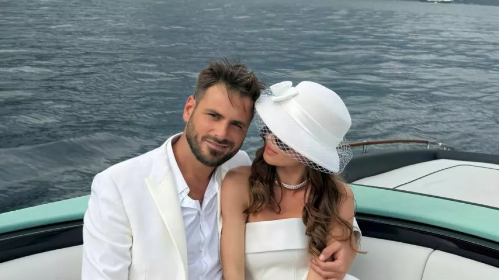 Stjepan Hauser objavil kar nekaj romantičnih fotografij s svojo partnerico Marijo Vesso. F instagram Stjepana Hauserja
