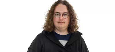 Gašper StražišarZA ONLINE - Redakcija Dnevnik 2024 - portreti za komentarje in kolumne - kolumnisti - komentatorji – novinarji - portret //FOTO: Luka Cjuha