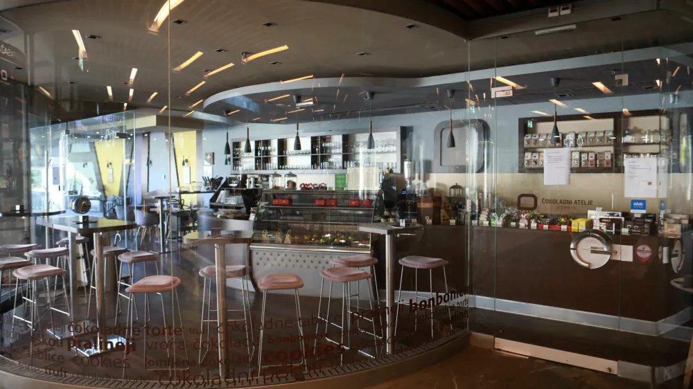 28.04.2025 - Maximarket, onesnažena voda, atelje DobnikFoto: Tomaž Skale