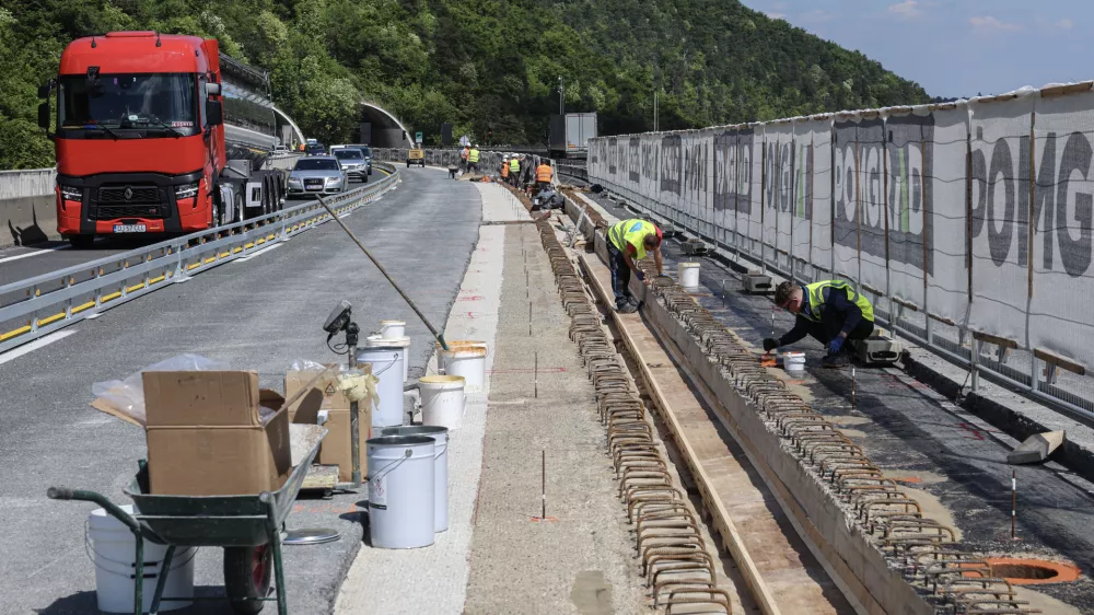 - 29.04.2025 - obnova &scaron;tajerske avtoceste, delo na cesti, viadukti, DARS//FOTO: Jaka Gasar