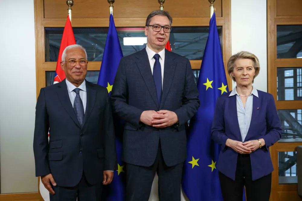 FILED - 25 March 2025, Belgium, Brussels: Serbian President Aleksandar Vucic (C) meets with European Commission President Ursula von der Leyen (R) and European Council President Antonio Costa in Brussels. EU Enlargement Commissioner Marta Kos has backed calls by protesters in Serbia to tackle corruption and boost the rule of law, as she calls on the country to get its EU membership bid back on track. Photo: Alexandros Michailidis/EU Council/dpa - ATTENTION: editorial use only and only if the credit mentioned above is referenced in full