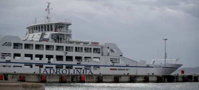 28.01.2025., Zadar - Mnoge trajektne linije su u prekidu radi jakog juga, dok je trajektna linija Zadar - Preko i dalje otvorena Photo: Sime Zelic/PIXSELL