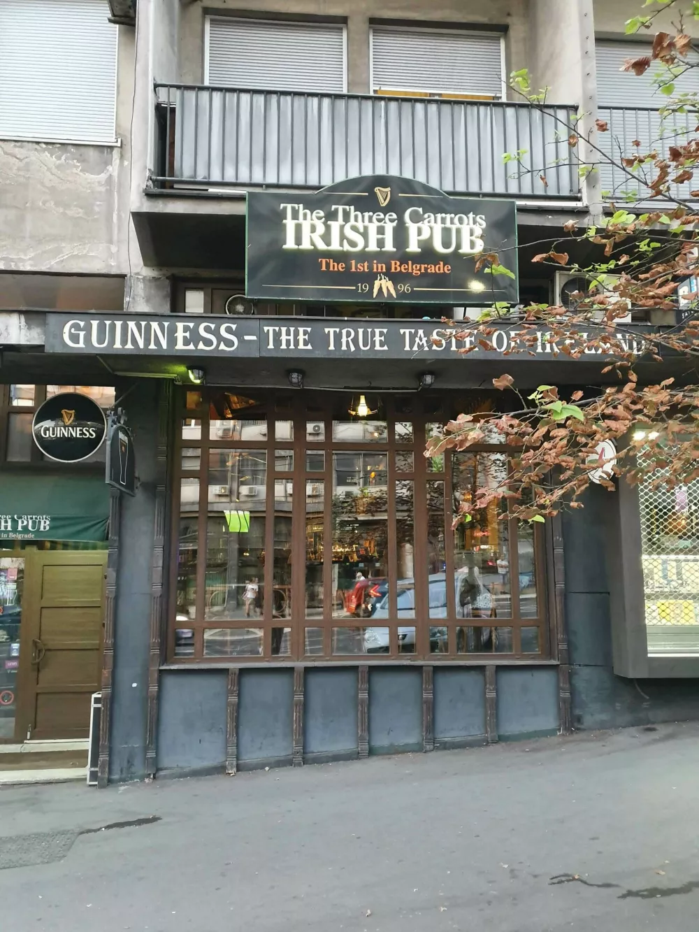 Leta 2019 je pub obiskal v Beogradu
