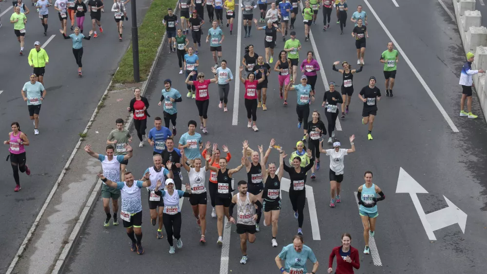 - 20.10.2024 - 28. Ljubljanski maraton - 24 tisoč tekačev - največji &scaron;portno-rekreativni dogodek v državi //FOTO: Jaka Gasar