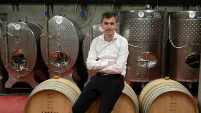 Matic Gjerke&scaron;: Tudi pri nas smo razmi&scaron;ljali, o rdečih sortah, ampak to za seboj prinese povsem drugačno tehnologijo pridelave vin, pa tudi primernih zemlji&scaron;č za rdeče sorte nismo mogli dobiti. F Jaka Jera&scaron;a