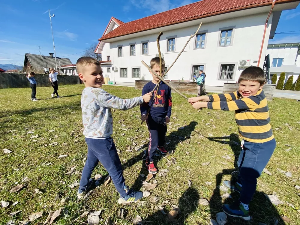 zapečaten medgeneracijski center KR