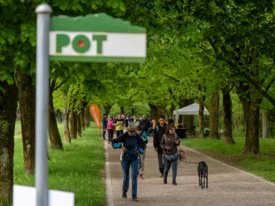 Ljubljana.Zadnji dan pohoda Pot ob zici so 35-kilometrsko traso okoli Ljubljane napolnili pohodniki in tekaci.