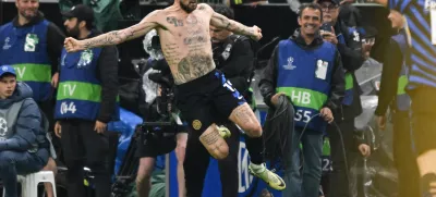 06 May 2025, Italy, Milan: Inter Milan's Francesco Acerbi celebrates scoring his side's third goal during the UEFA Champions League semi final second leg soccer match between Inter Milan and Barcelona at San Siro Stadium. Photo: Tiziano Ballabio/LiveMedia-IPA/ZUMA Press Wire/dpa