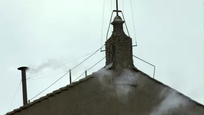 Z belim dimom iz Sikstinske kapele so oznanili izvolitev novega papeža. Foto: Profimedia